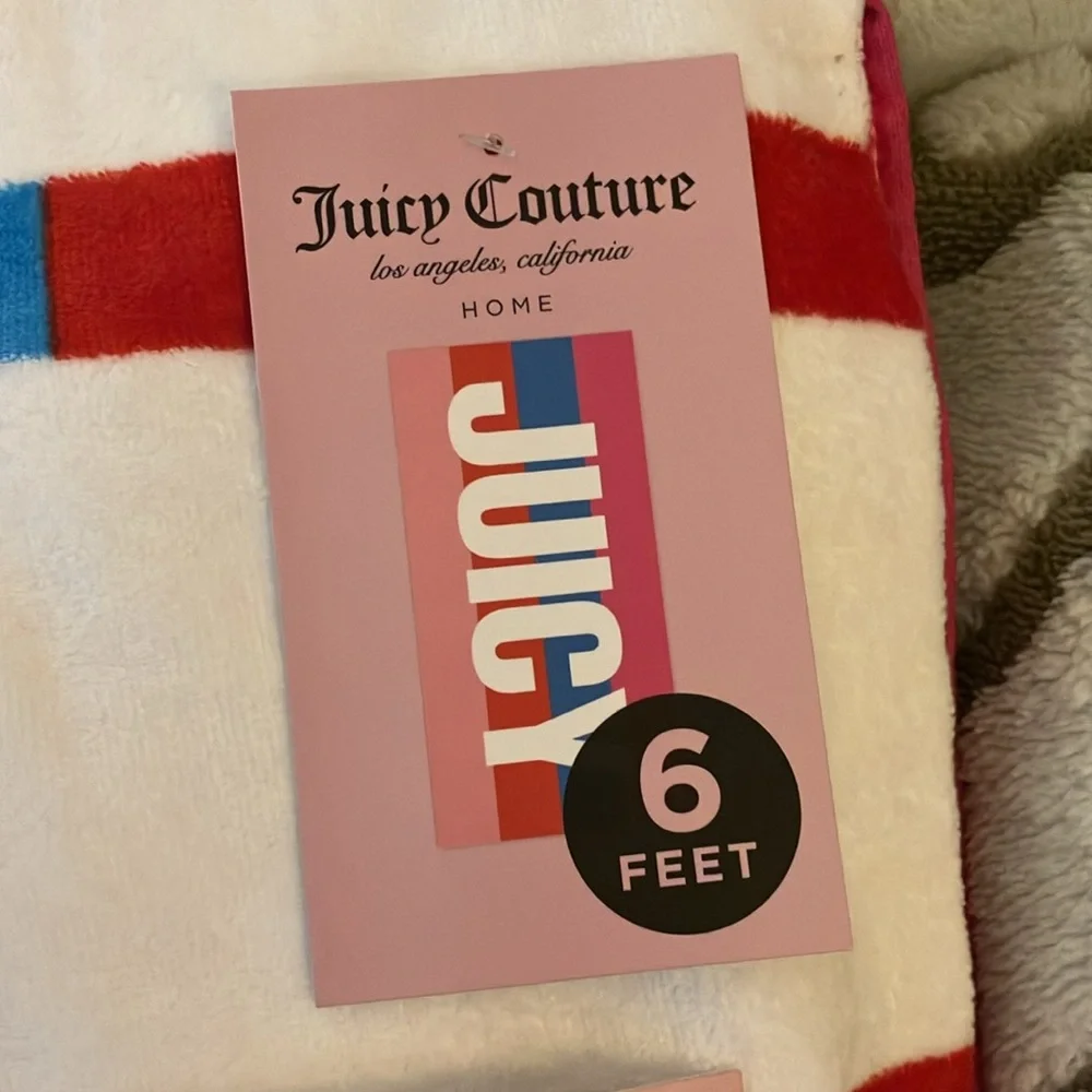 🏝️Juicy Couture beach towel 6 feet long 100% cotton NWT